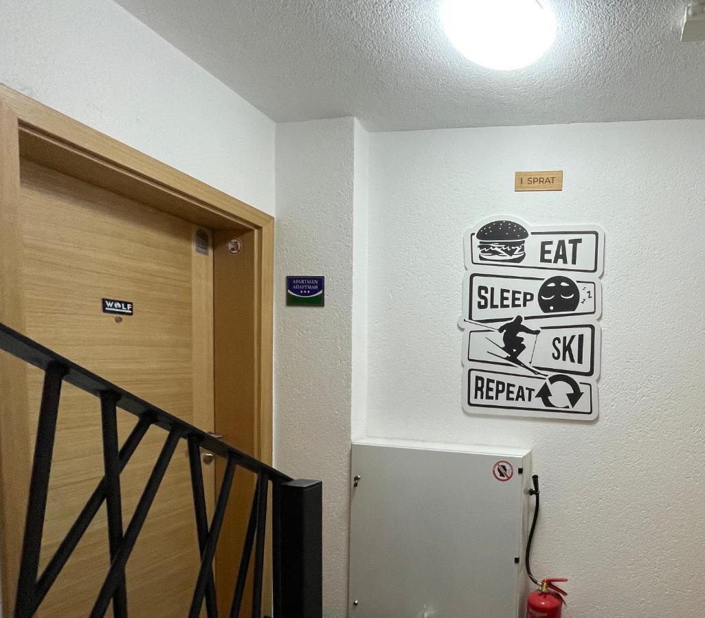 Wolf Apartments Яхорина Екстериор снимка